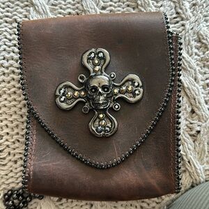 Beautiful leather skull bag.EUC!!